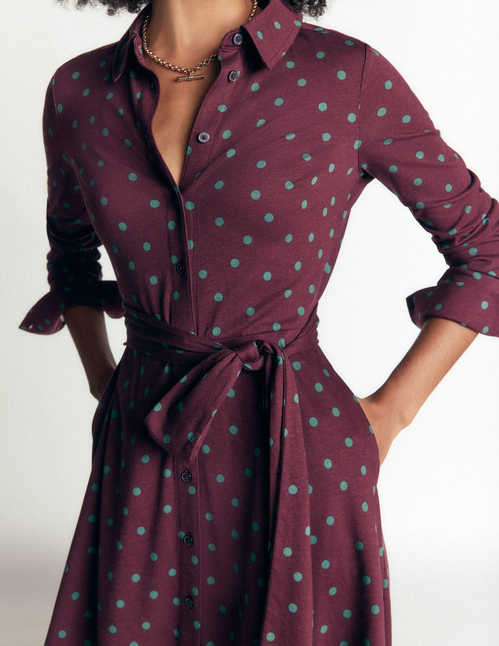 Robe-chemise en jersey – Cerise foncé, Imprimé pois