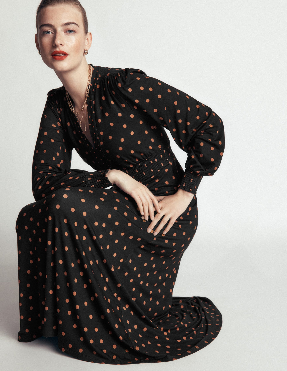 Robe midi en jersey - Noire, imprimé à pois
