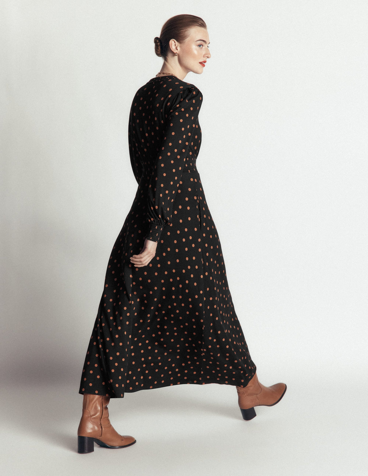 Robe midi en jersey - Noire, imprimé à pois