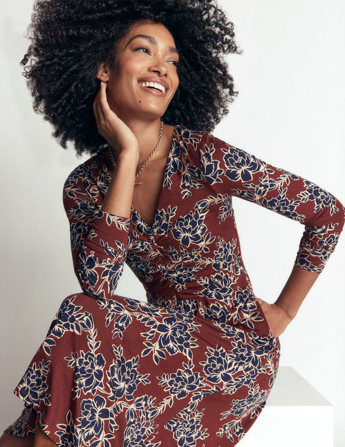 Robe en jersey froncée - Marron rôti, Pivoine enchantée