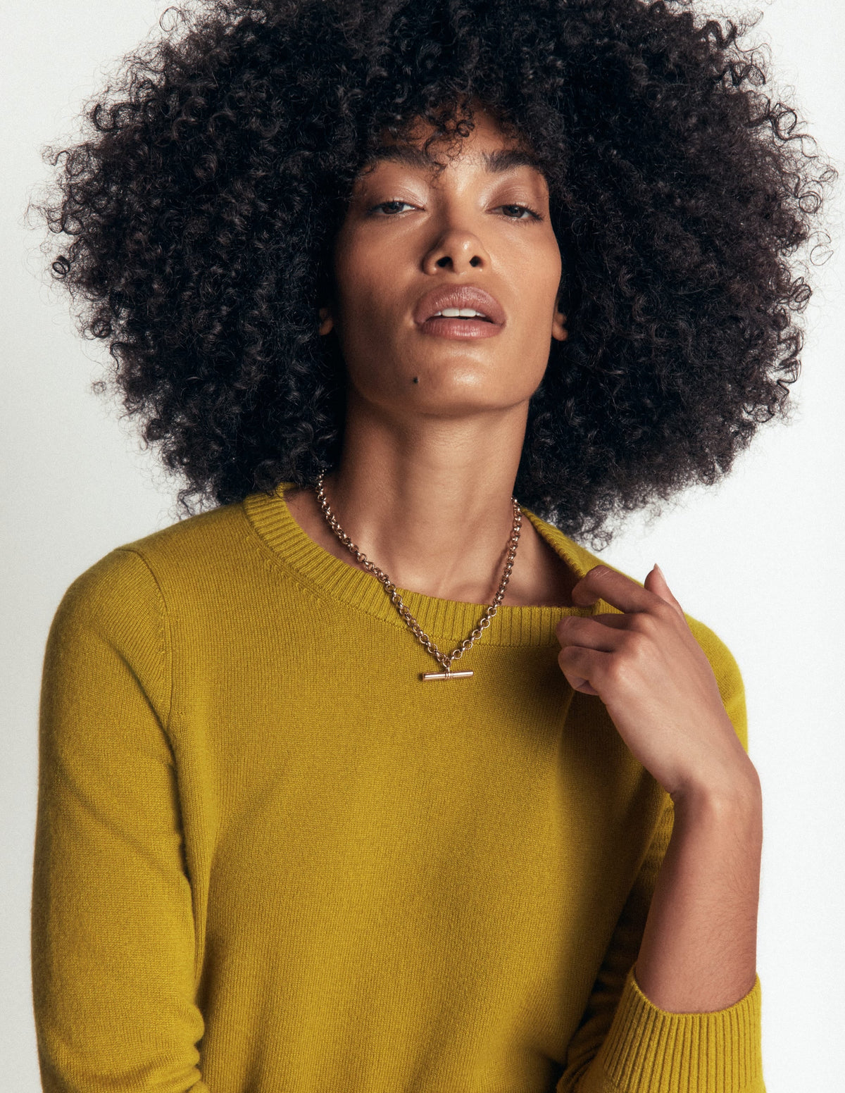 Pull ras-du-cou en cachemire jaune épicé