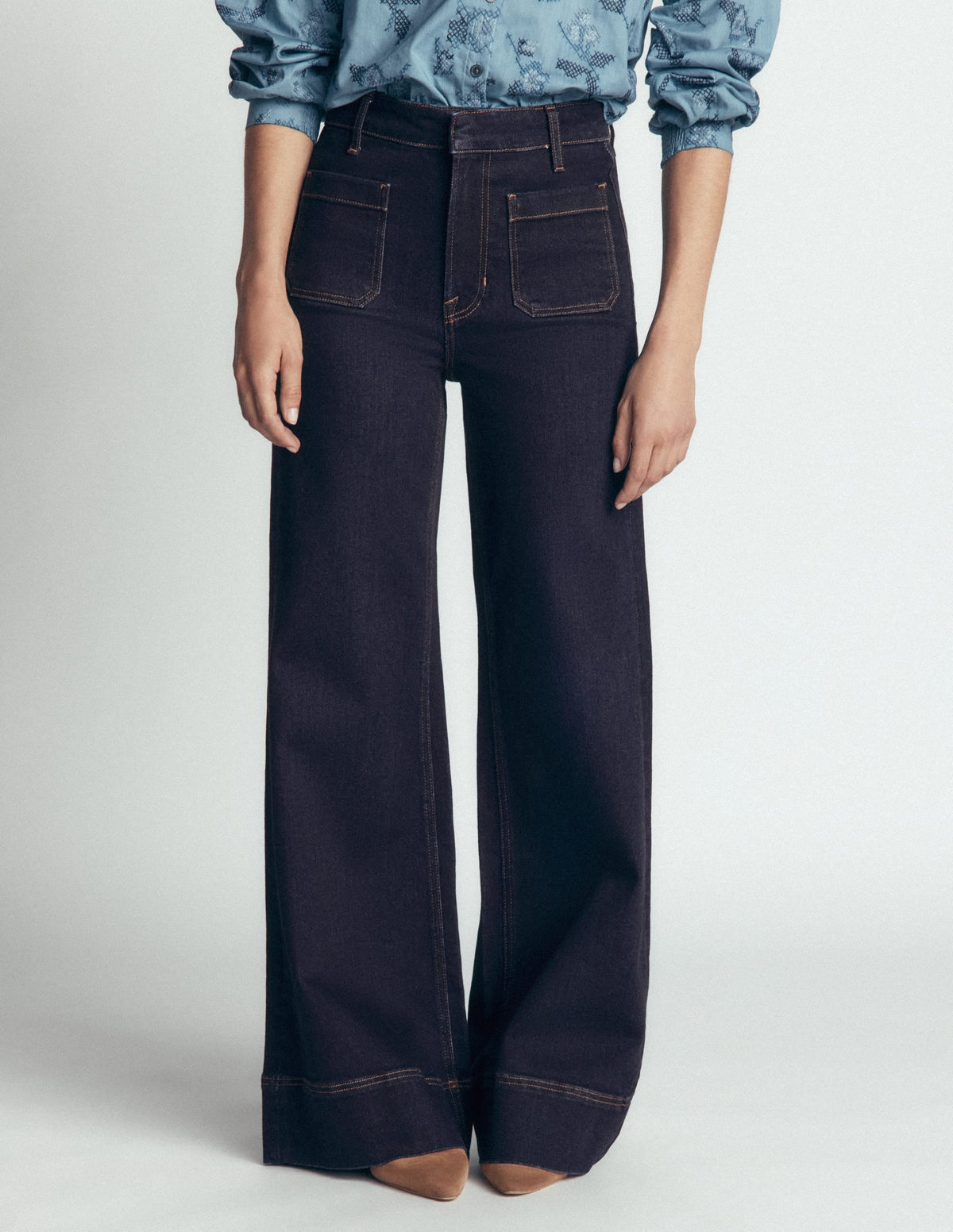 Jeans évasé à poches plaquées indigo